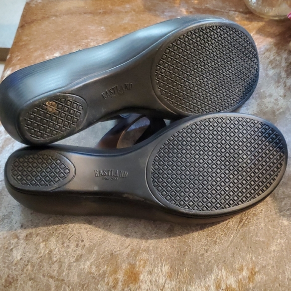 Eastland Dark Brown Leather Slides - Picture 4 of 5